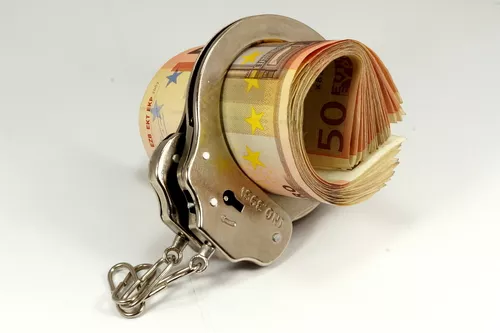 反洗钱法、中国人民银行法、商业银行法…代表委员:金融领域需修法(图8)